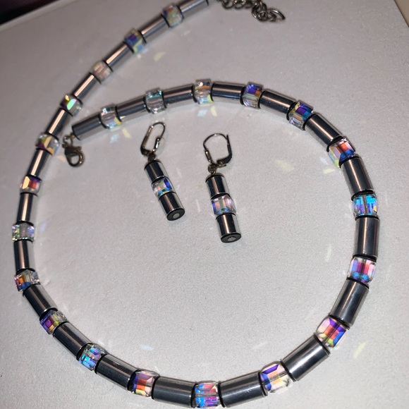 Rossellini Necklace and Earring Set - Picture 4 of 10